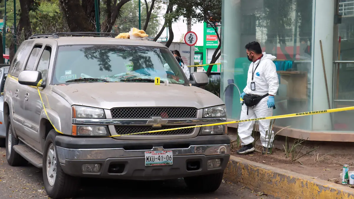 967458_Muerto en Camioneta-4_impreso